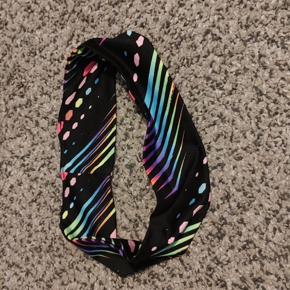 DELIAS SPORT Colorful Patterned Shorts and Headband Set - Picture 3 of 6